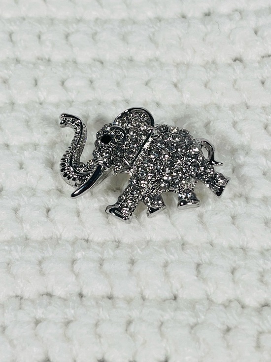 Source Unknown Jewelry - Silver Tone Rhinestone Elephant Brooch